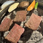 焼肉はうす たられば - 