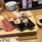 寿司まる辰 - 巻物入り盛り合わせ