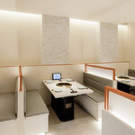 凛 焼肉 - 席のお写真