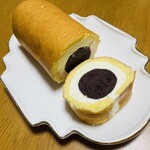 岡田謹製 あんバタ屋 東京ギフトパレット店 - あんバタロール断面