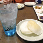 麺匠 マジデ - 翠ジンソーダ ＆ お通し