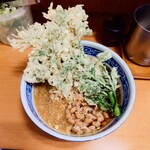 加賀 - ■ 納豆そば・うどん、600円
      ■ 単品 春菊、200円