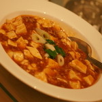 王朝 - 「王朝の味覚」（ディナー１１,８１８円・サービス料別途）のマーボー豆腐。２０１４年５月
