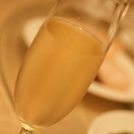 王朝 - モエ・エ・シャンドン・ブリュットアンペリアル（ボトルで１１，０００円程度）