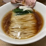 中華そば 紆折 - 鶏しょうゆ熟成中太麺 大盛り 1,100円