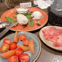 オービカ モッツァレラバー 梅田店 - 