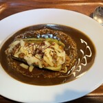 カレーハウス すぷ～ん - 限定カレーのなすと挽肉のチーズ炙りカレー