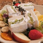 八百屋の嫁が作る モモべジ - フルーツサンド（シャインマスカット）