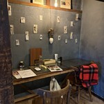 うめだ商店 - おひとり様向けのカウンター