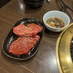 炭火焼肉徳重 - 