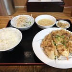 栄達 - 料理写真:油淋鶏定食/¥800