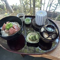 松阪肉　梅の丼