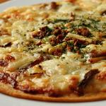 キノコとホワイトソースのKAIオリジナルCheeze Pizza