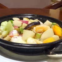 アシエット - たっぷり野菜と海の幸のココット焼き（600円+税サ）