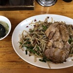 人生餃子 - 皿台湾チャーシュー　1,040円