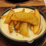 チーズの海に溺れたい - チーズの海に溺れるポテトフライ