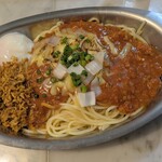 立ちスパ　アッパーカット - ミートソース（並）¥380
＋トッピングＢ（温玉・焼きチーズ・味変カレー）¥250