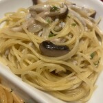ガフーリオ - 和歌山シラスときのこのオイルパスタ