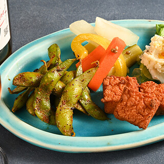 "Spicy Aroma: Jamaican-Inspired Dishes and Snacks Available"