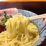 鶏出汁中華そば 珀寛流 - 麺。