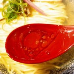 鶏出汁中華そば 珀寛流 - スープ。