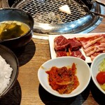 焼肉スエヒロ館 - 料理写真:日替わりランチ