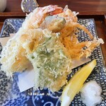 太喜路 - 天ぷら（海老、レンコン大葉巻き、カボチャ、かき揚げ）