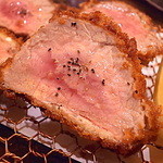 とんかつ マンジェ - 絶妙の火入れと弾力感