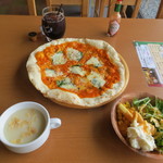 イタリアン居酒屋　Ｓｕｎ - ピザも大きい。