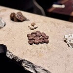 MAZ - ◉入り口にある本日の食材達の展示