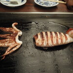 月島もんじゃ もへじ - いかの丸焼き 肝醤油