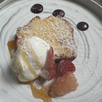 モキチ鎌倉 - ケーキは紅茶にあいます