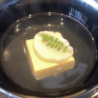 鉄板・懐石 くら馬 - お椀　玉子豆腐、帆立、木の芽