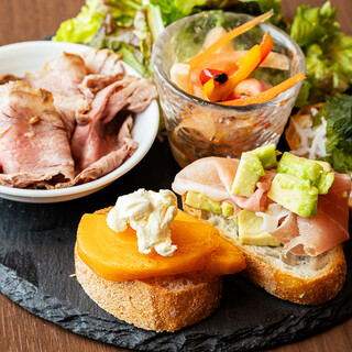 ブルスケッタなどの前菜メニュー