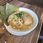 なな屋 - 醤油豚骨ラーメン