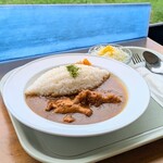ふれあいショップみなと - 一番人気の骨付きチキンカレー、ホロホロお肉をどうぞ