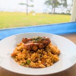 ふれあいショップみなと - ジャンバラヤ、骨付きスパイシーチキン添え