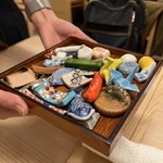 47都道府県の日本酒と炉端焼き 浦島 - ユニークな箸置きを選べる