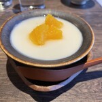 KHAOS - 杏仁豆腐200円