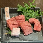 精肉卸問屋直営焼肉店 牛次郎 - 