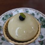 patisserie SUBSTANCE - ピスタチオのケーキ