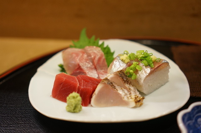 まにわ - イサキ鲔青鲷鯵の棒寿し