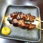 やきとん 大丸屋 - 名物レバー串焼き　これが80円とは信じられない。