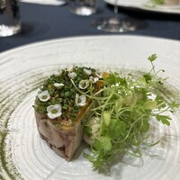 レストラン ローブ - 七谷地鶏のバロティーヌ　黒トリュフ　ナッツ、マスタード、お肉の入ったペースト