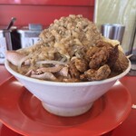 IEKEI KANSAI 王道家直系 我道家 - 我二郎大盛、野菜と脂多め、ホルモンTP
      