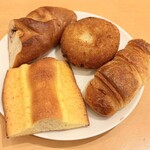 ブーランジェリ･エ･カフェ　オブジェ - 食べ放題4巡目♡イベリコ豚ベーコンとチーズフランス♡ブルドポークのカレーパン♡プロヴァンス♡ラコステ♡