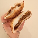 ブーランジェリ･エ･カフェ　オブジェ - ブルドポークのカレーパン♡