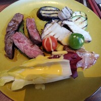 イタリアンレストラン LOKAL HOUSE (voco大阪セントラル) - ステーキ・焼き野菜・サラダ