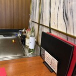 ステーキ青ひげ - カウンターで目の前で焼いていただきながら、お皿にきれいに盛って出してくださいます。(*ﾟ▽ﾟ)ﾉ