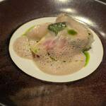 レストラン リューズ - ブルーオマール海老、原木椎茸と栗のグラッセ、オープンラビオリ仕立て